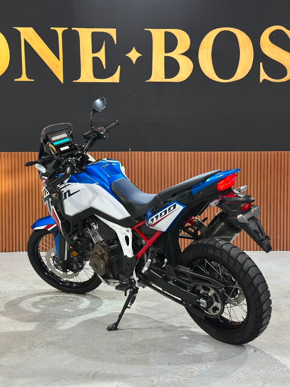 HONDA CRF 1100L AFRICA TWIN DCT 2023/2024 - Imagem 17