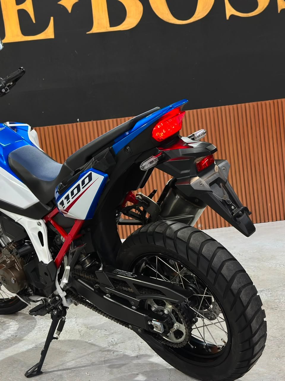 HONDA CRF 1100L AFRICA TWIN DCT 2023/2024 - Imagem 18