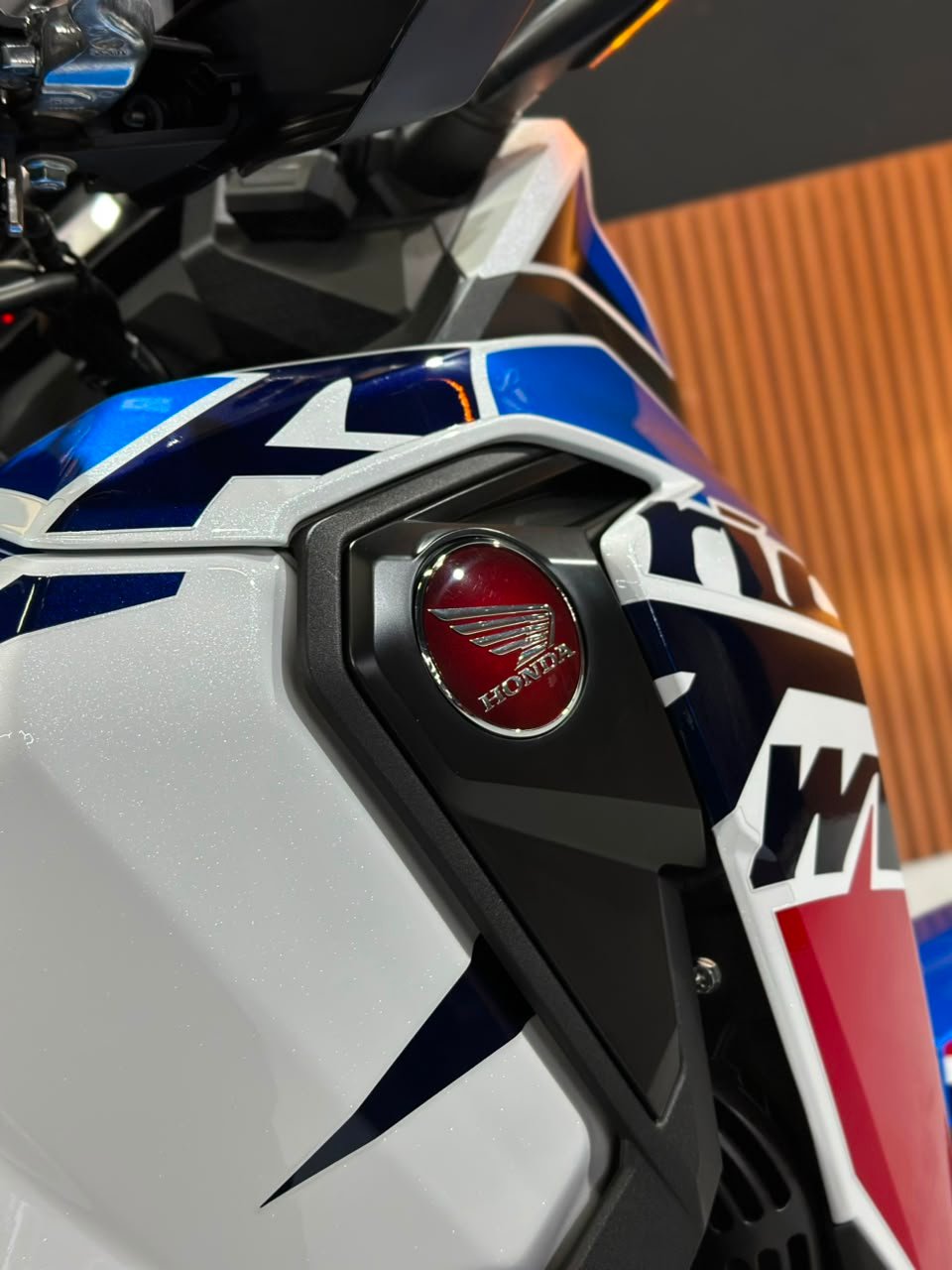HONDA CRF 1100L AFRICA TWIN DCT 2023/2024 - Imagem 20