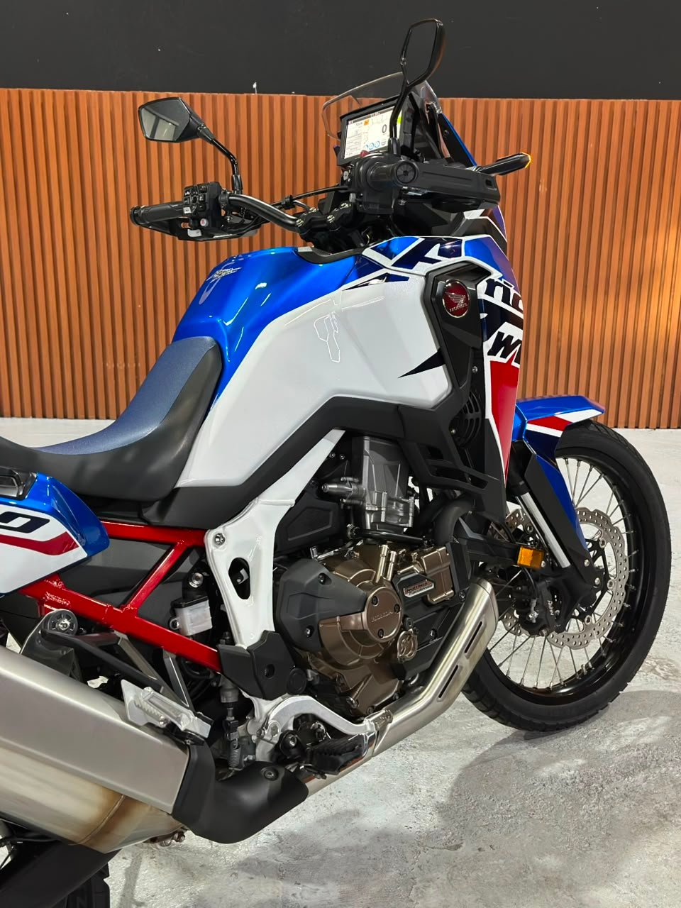 HONDA CRF 1100L AFRICA TWIN DCT 2023/2024 - Imagem 21