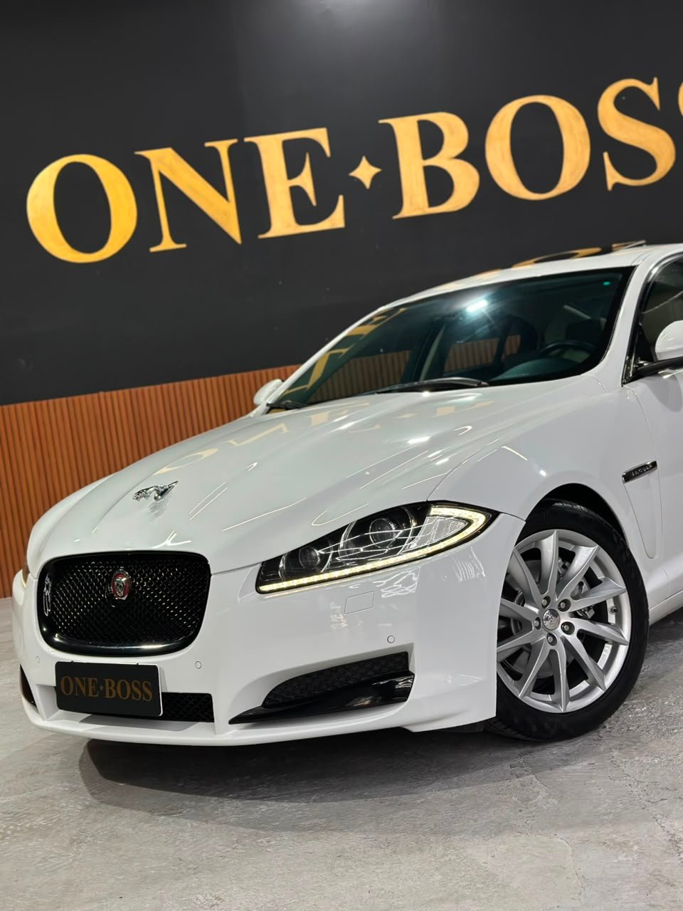 JAGUAR XF 2.0 PREMIUM LUXURY TURBOCHARGED GASOLINA - Imagem 2