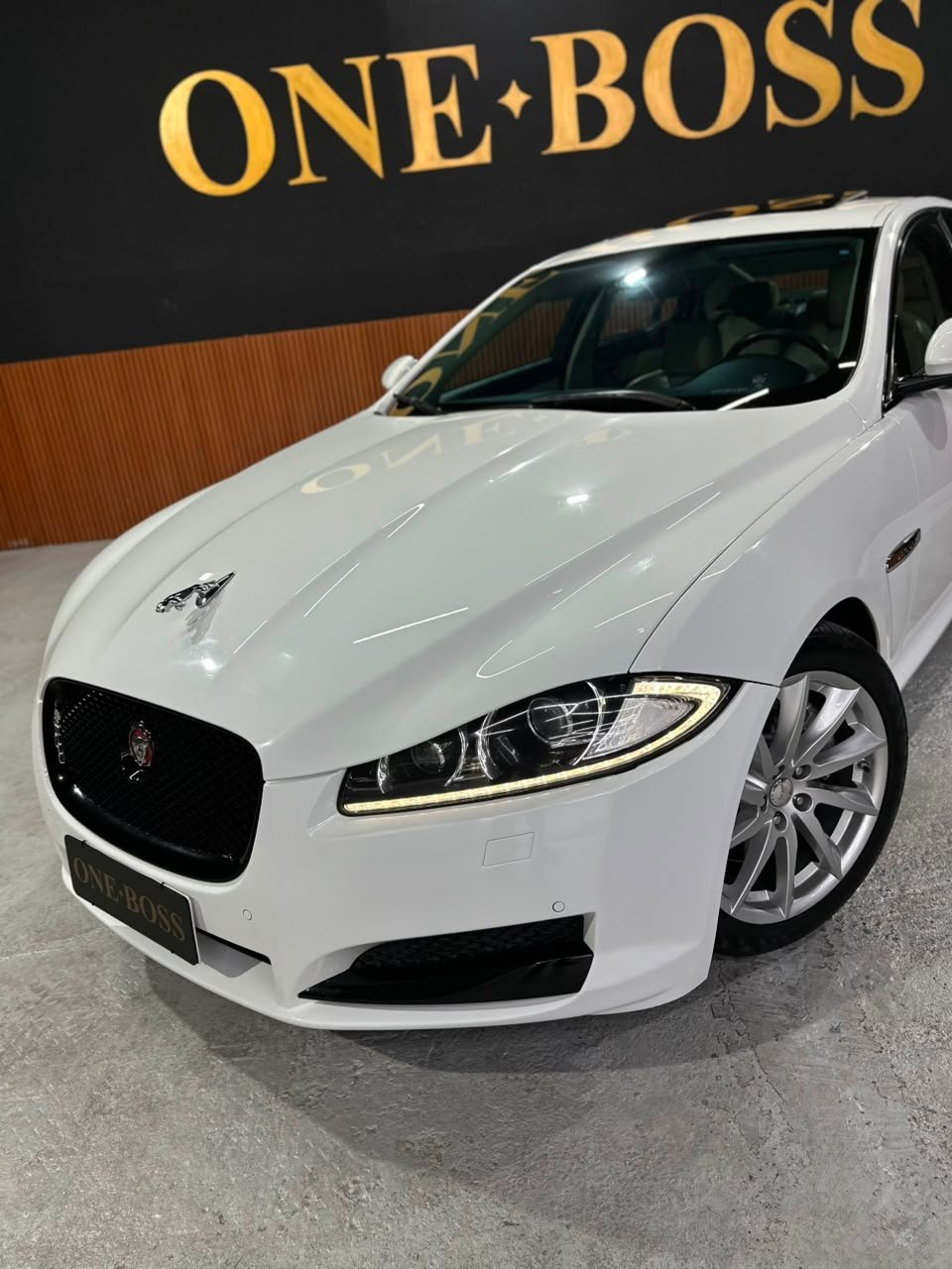 JAGUAR XF 2.0 PREMIUM LUXURY TURBOCHARGED GASOLINA - Imagem 3