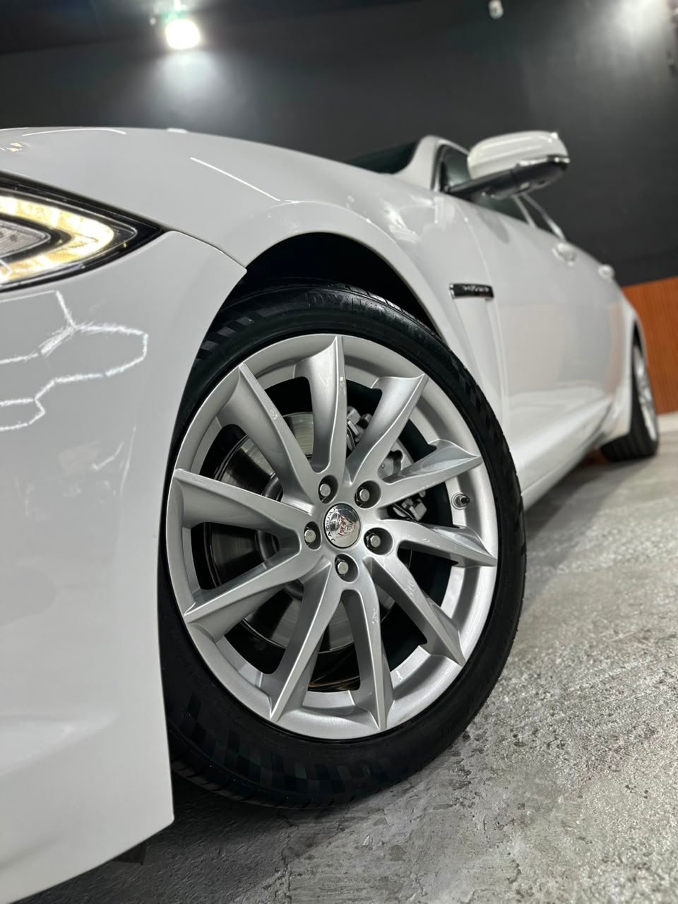 JAGUAR XF 2.0 PREMIUM LUXURY TURBOCHARGED GASOLINA - Imagem 4