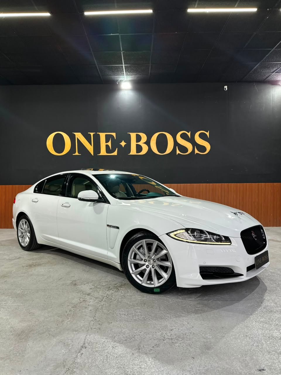 JAGUAR XF 2.0 PREMIUM LUXURY TURBOCHARGED GASOLINA - Imagem 8