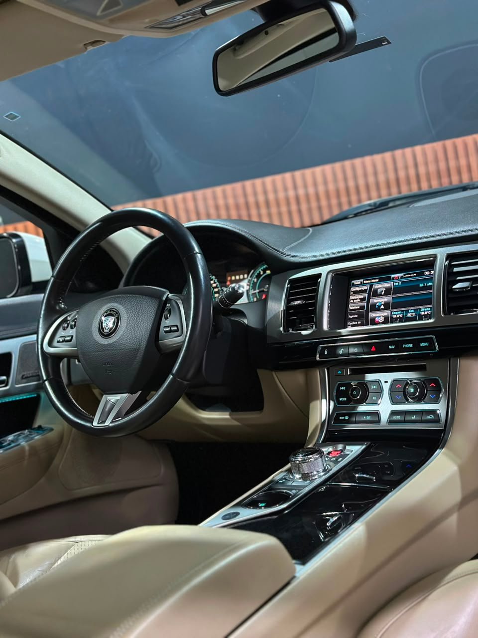 JAGUAR XF 2.0 PREMIUM LUXURY TURBOCHARGED GASOLINA - Imagem 14