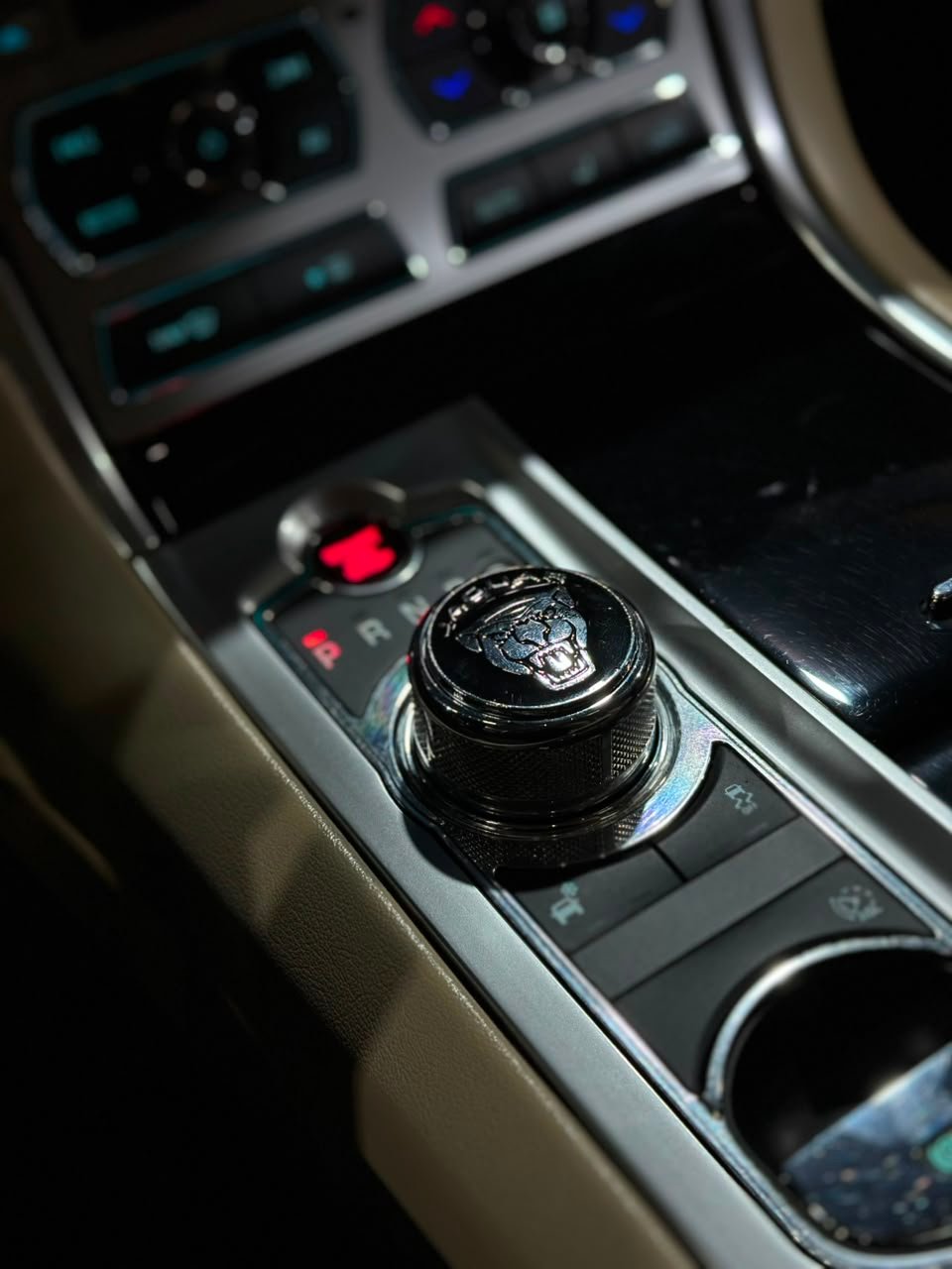 JAGUAR XF 2.0 PREMIUM LUXURY TURBOCHARGED GASOLINA - Imagem 18