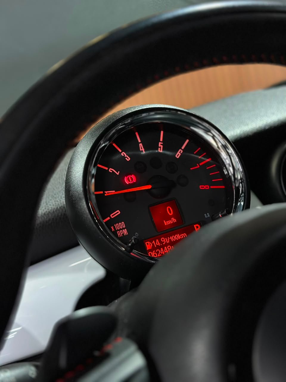MINI JOHN COOPER WORKS 1.6 COUPE 16V 211CV GASOLINA 2P AUTOMÁTICO 2013/2014 - Imagem 23